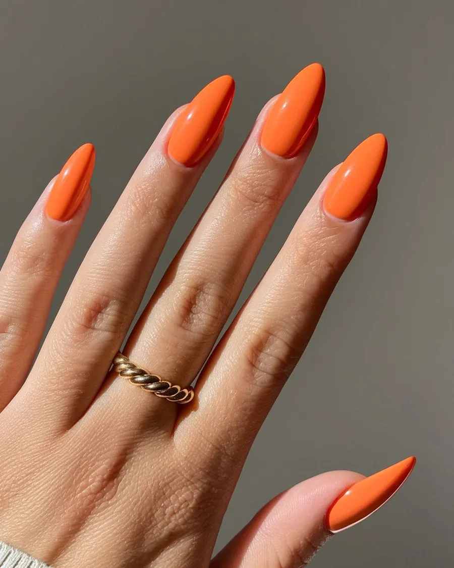 Sơn móng tay màu cam