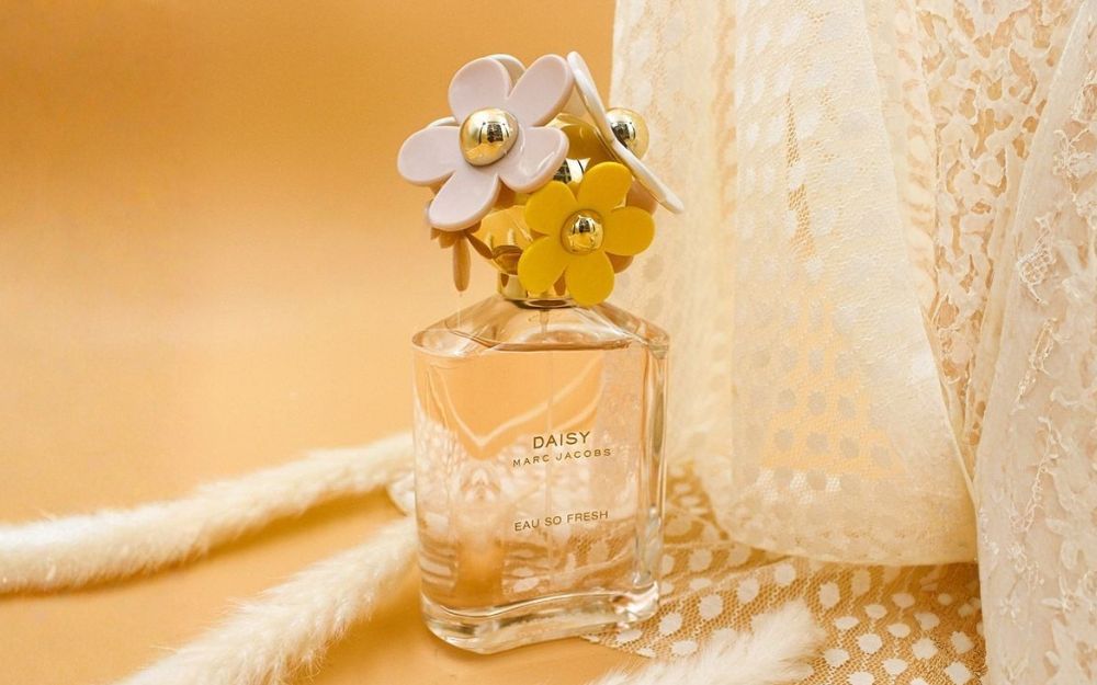 Top 10 Chai Nước Hoa Màu Hồng Có Mùi Hương Cực Nữ Tính [2025] - 9