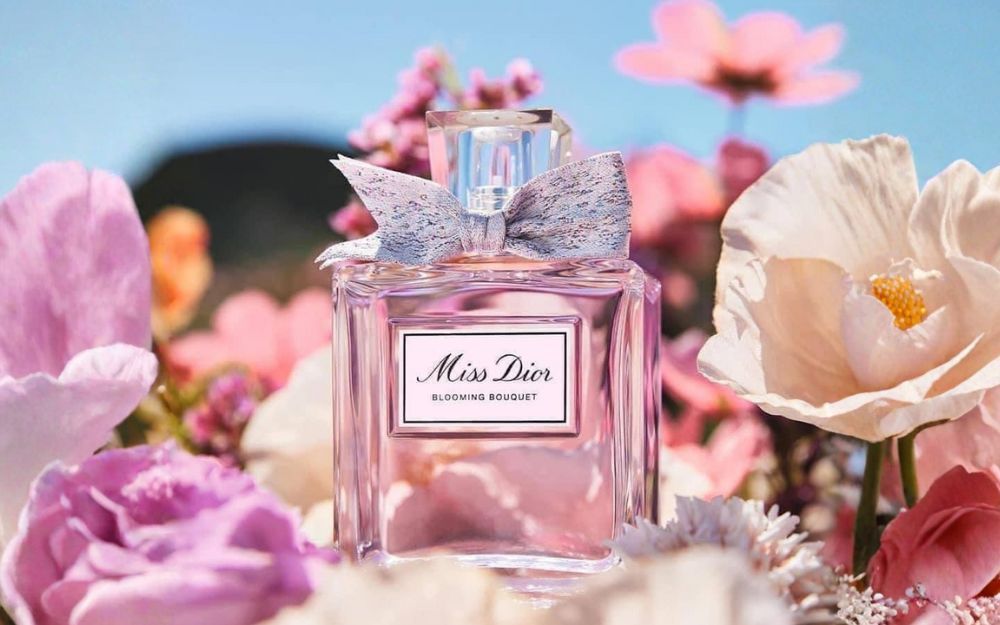 Top 10 Chai Nước Hoa Màu Hồng Có Mùi Hương Cực Nữ Tính [2025] - 11