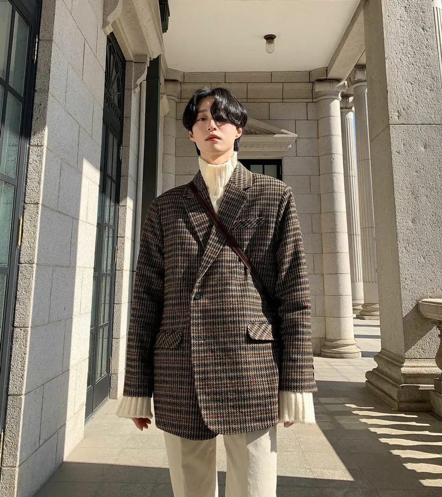 Áo len cổ lọ và áo khoác blazer