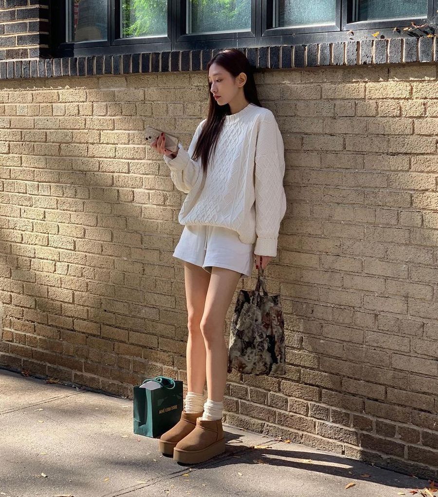 Giày UGG phối với gì đẹp? 10 cách mix & match chuẩn xu hướng - 2