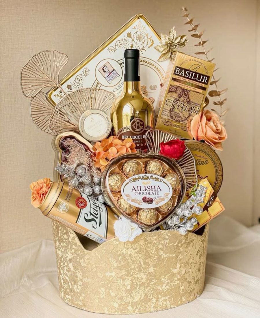 Rượu vang hoặc Whisky cao cấp