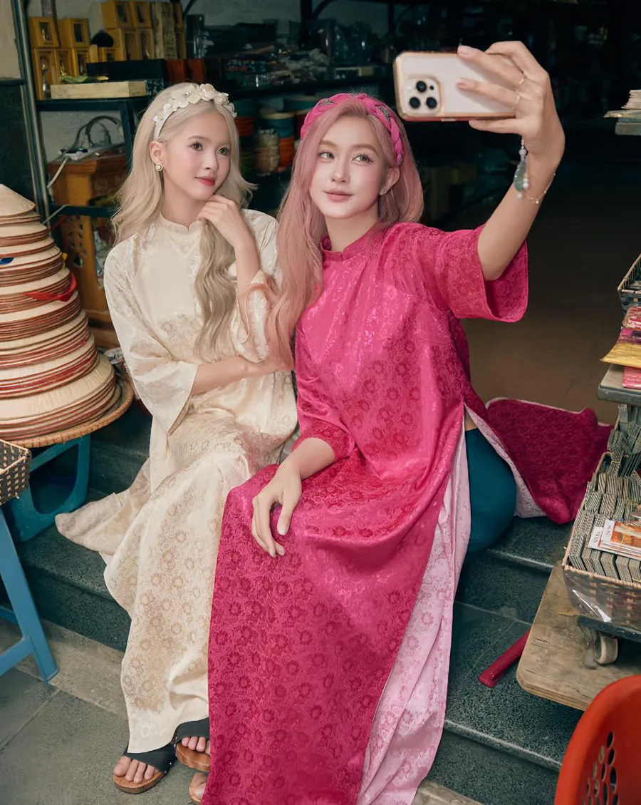 Caption áo dài và hội bạn thân