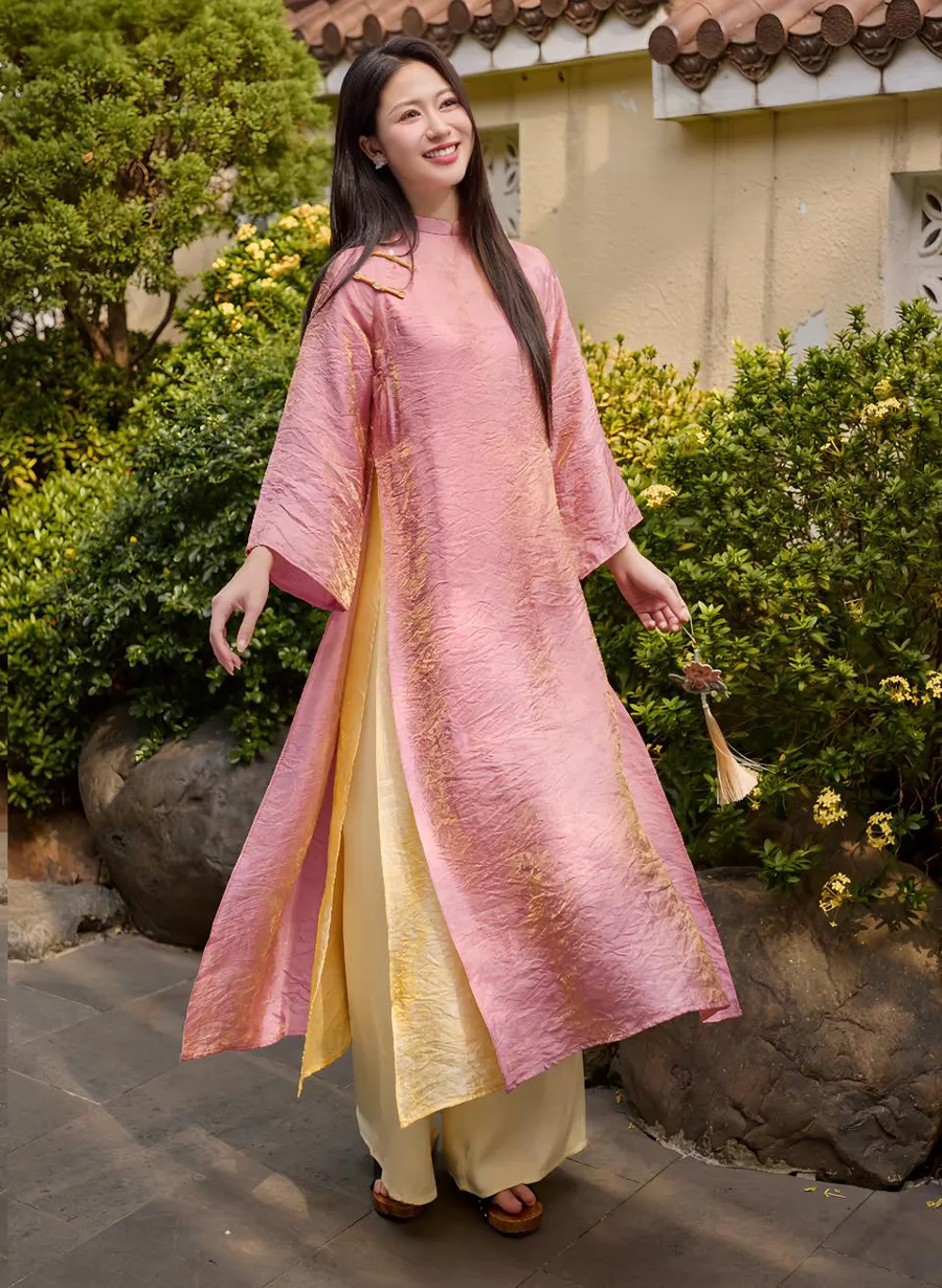 Áo dài họa tiết gấm hoa 