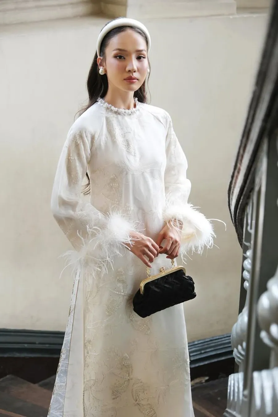 Cách chọn túi xách phối áo dài