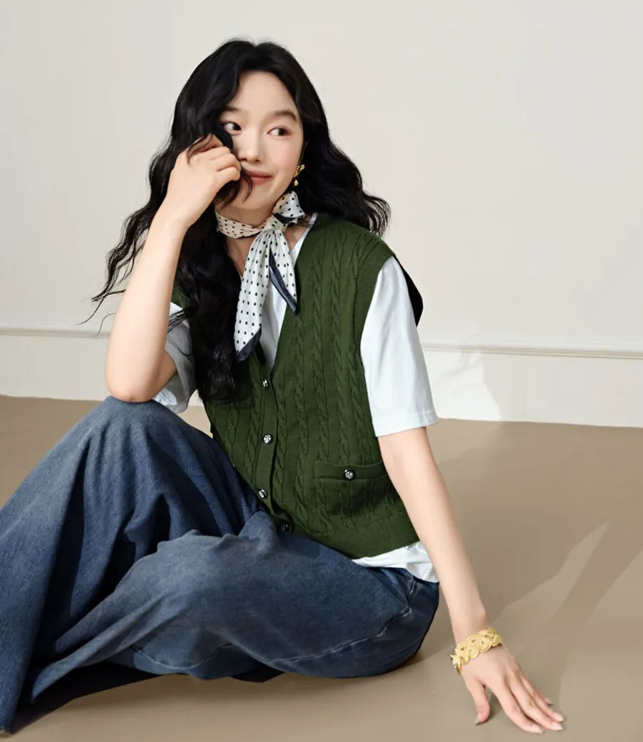 Tiếp thêm cảm hứng cho tuổi Dần với xanh lá và đỏ gạch