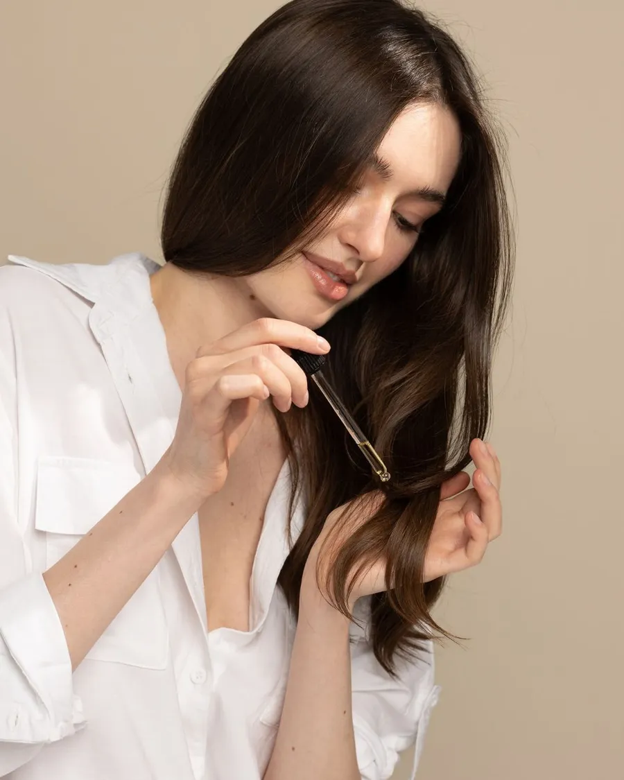 Bổ sung độ ẩm sâu cho tóc sau khi sấy