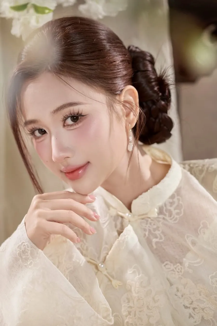 6 bước trang điểm cho diện mạo trong veo khi diện áo dài ngày Tết - 2