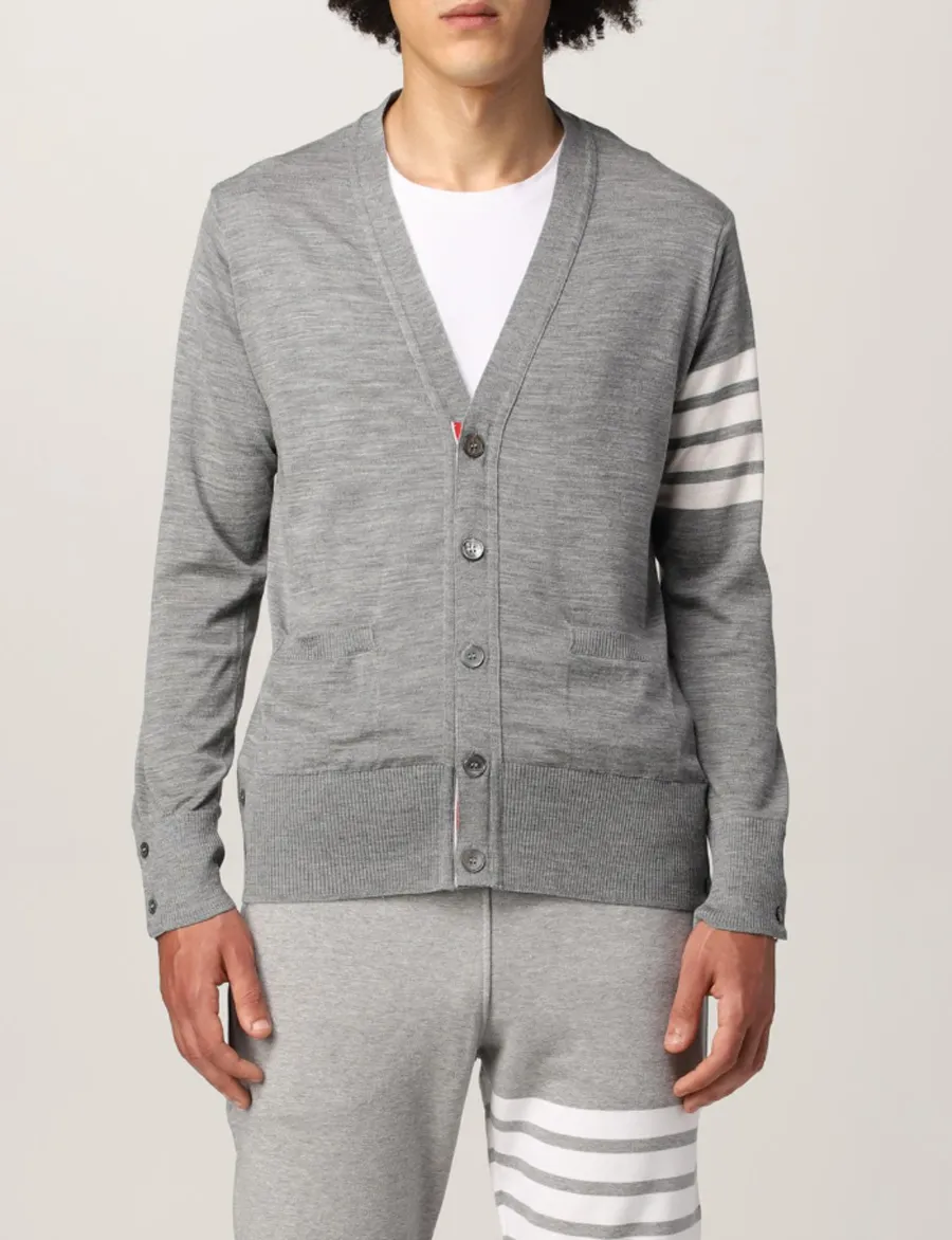 Đánh giá đường may, cấu trúc và các chi tiết hoàn thiện