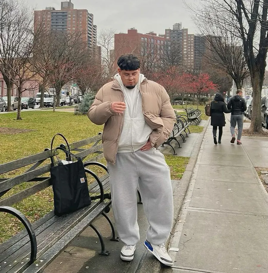 Áo khoác và quần nỉ ống rộng