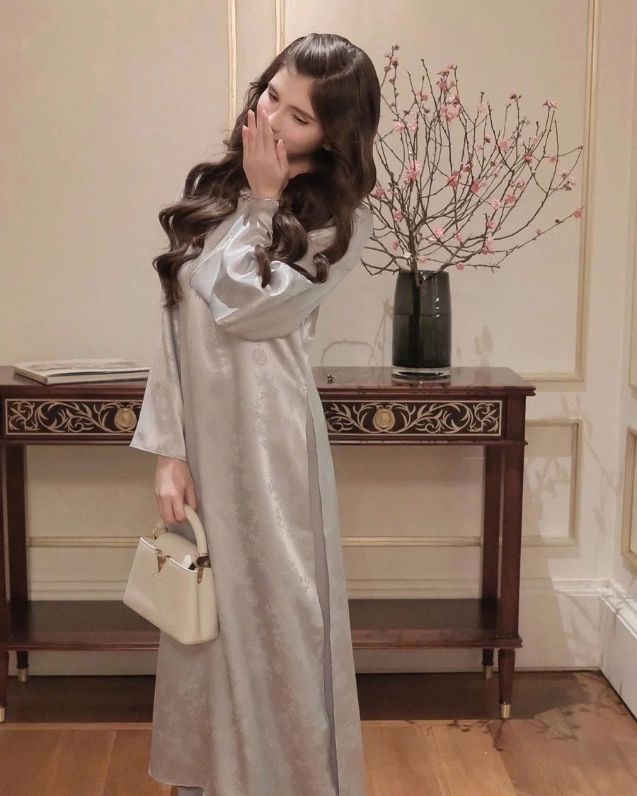 Chụp ảnh áo dài Tết tại nhà 