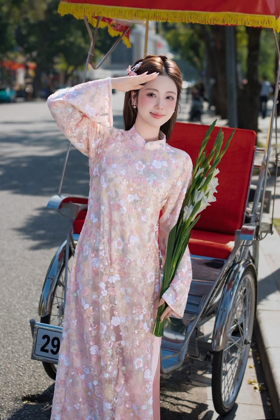 Chụp ảnh áo dài Tết khi du xuân 