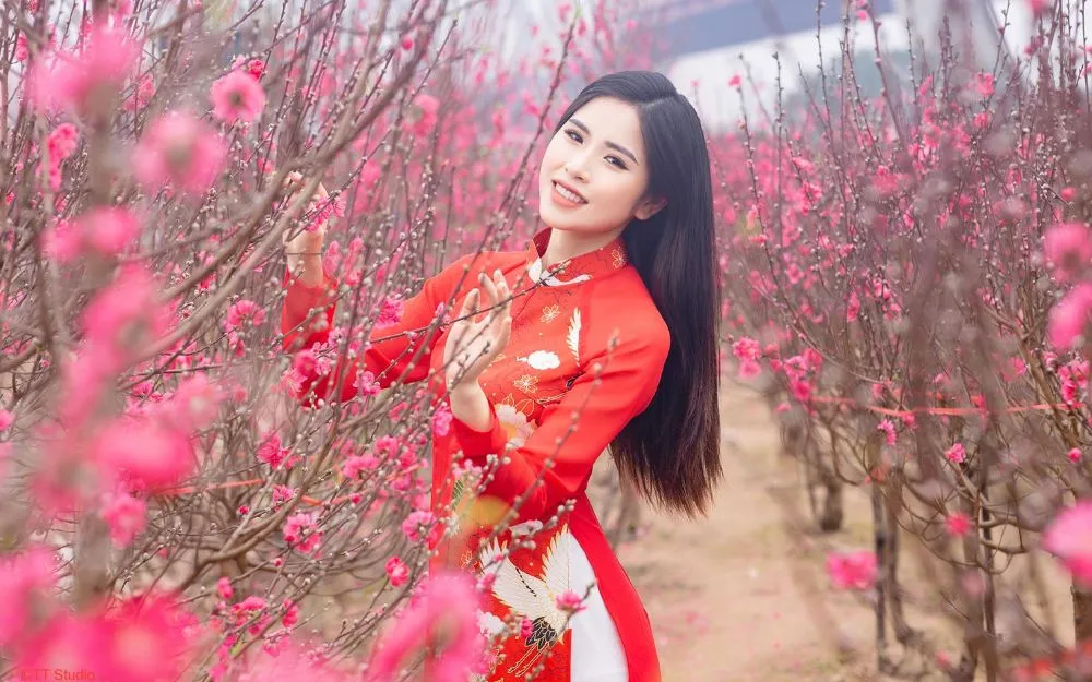 11 Cách Tạo Dáng Chụp Ảnh Với Hoa Đào Cực Dễ, Ai Cũng Làm Được - 1