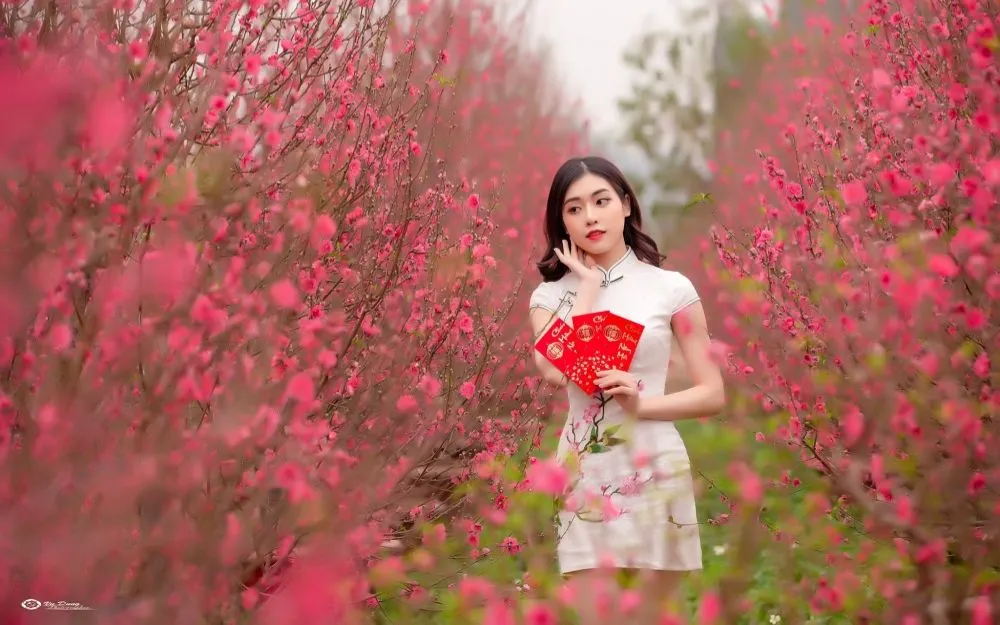 11 Cách Tạo Dáng Chụp Ảnh Với Hoa Đào Cực Dễ, Ai Cũng Làm Được - 5