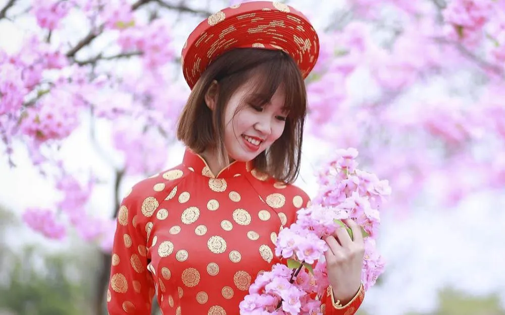 11 Cách Tạo Dáng Chụp Ảnh Với Hoa Đào Cực Dễ, Ai Cũng Làm Được - 7