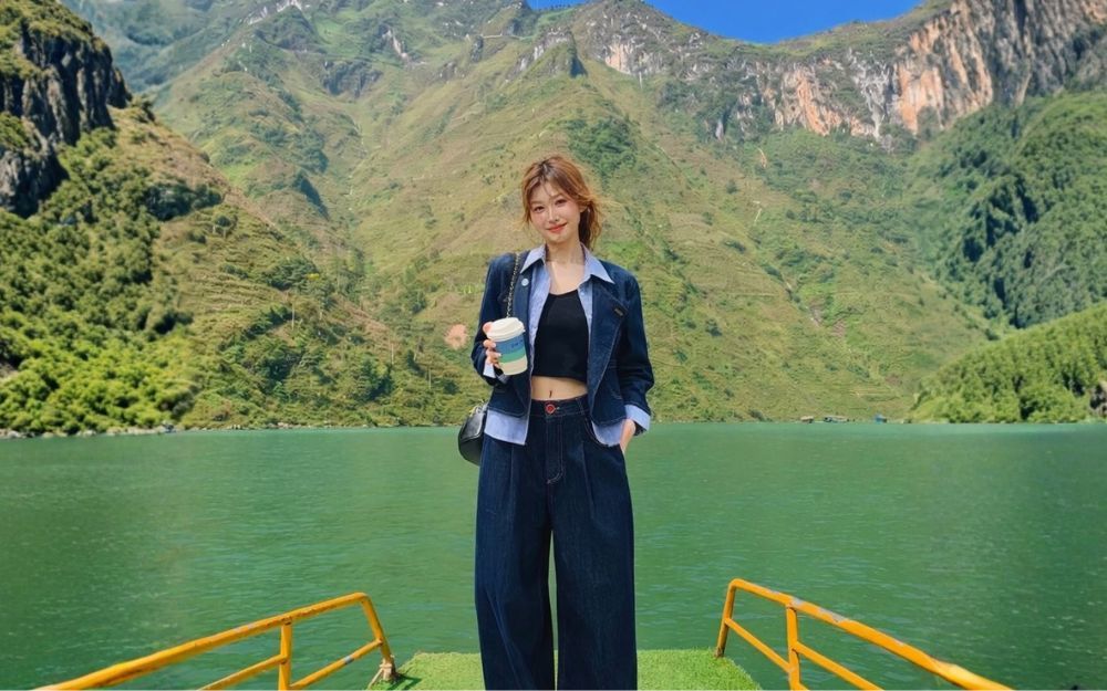 Đi Hà Giang Mặc Gì? 15 Gợi Ý Outfit Cho Nam Nữ Chụp Ảnh Cực Đẹp - 1