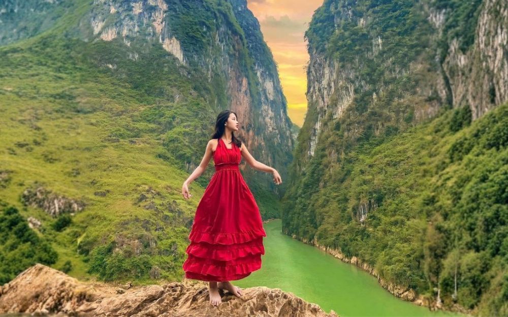 Đi Hà Giang Mặc Gì? 15 Gợi Ý Outfit Cho Nam Nữ Chụp Ảnh Cực Đẹp - 2