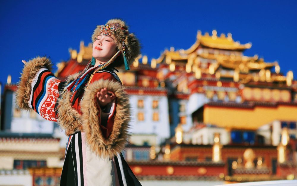 Đi Lệ Giang Mặc Gì Chụp Ảnh Đẹp? Gợi Ý 15+ Outfit Phù Hợp - 5