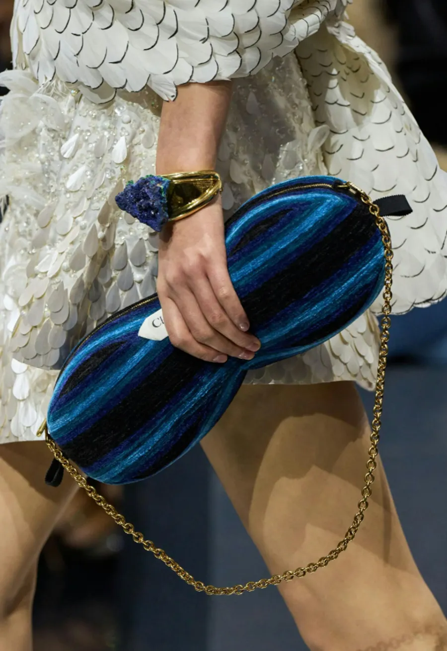 Dior Haute Couture SS26: Khu vườn hoa nở rộ và màn debut định mệnh của Jonathan Anderson - 9