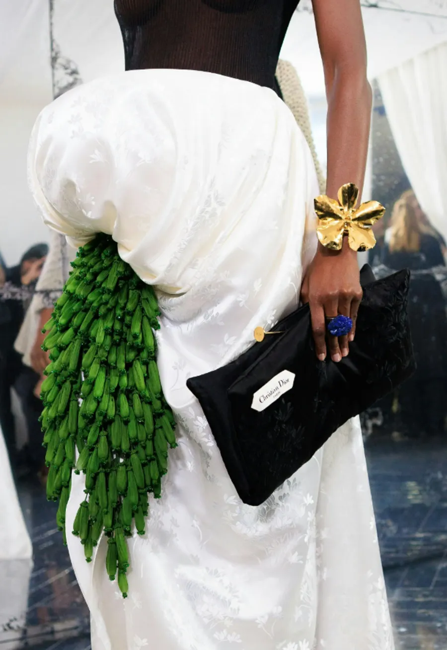 Dior Haute Couture SS26: Khu vườn hoa nở rộ và màn debut định mệnh của Jonathan Anderson - 22