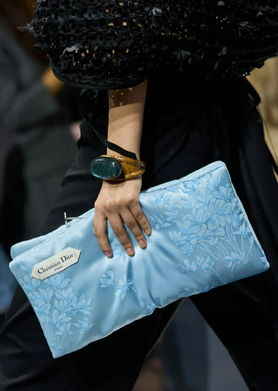 Dior Haute Couture SS26: Khu vườn hoa nở rộ và màn debut định mệnh của Jonathan Anderson - 4