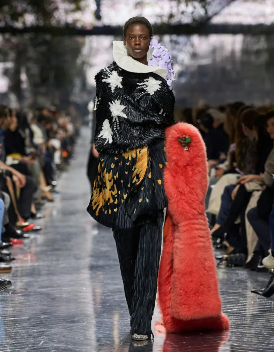 Dior Haute Couture SS26: Khu vườn hoa nở rộ và màn debut định mệnh của Jonathan Anderson - 6