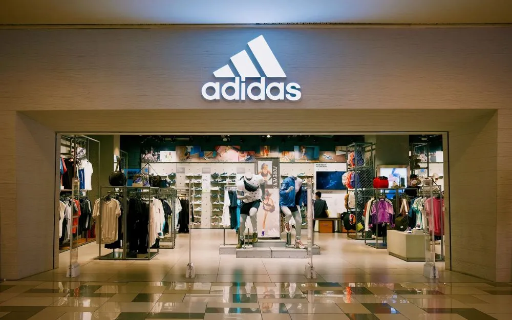 Review 10 Giày Adidas Nữ Bán Chạy, Hot Trend Thị Trường Hiện Nay - 1