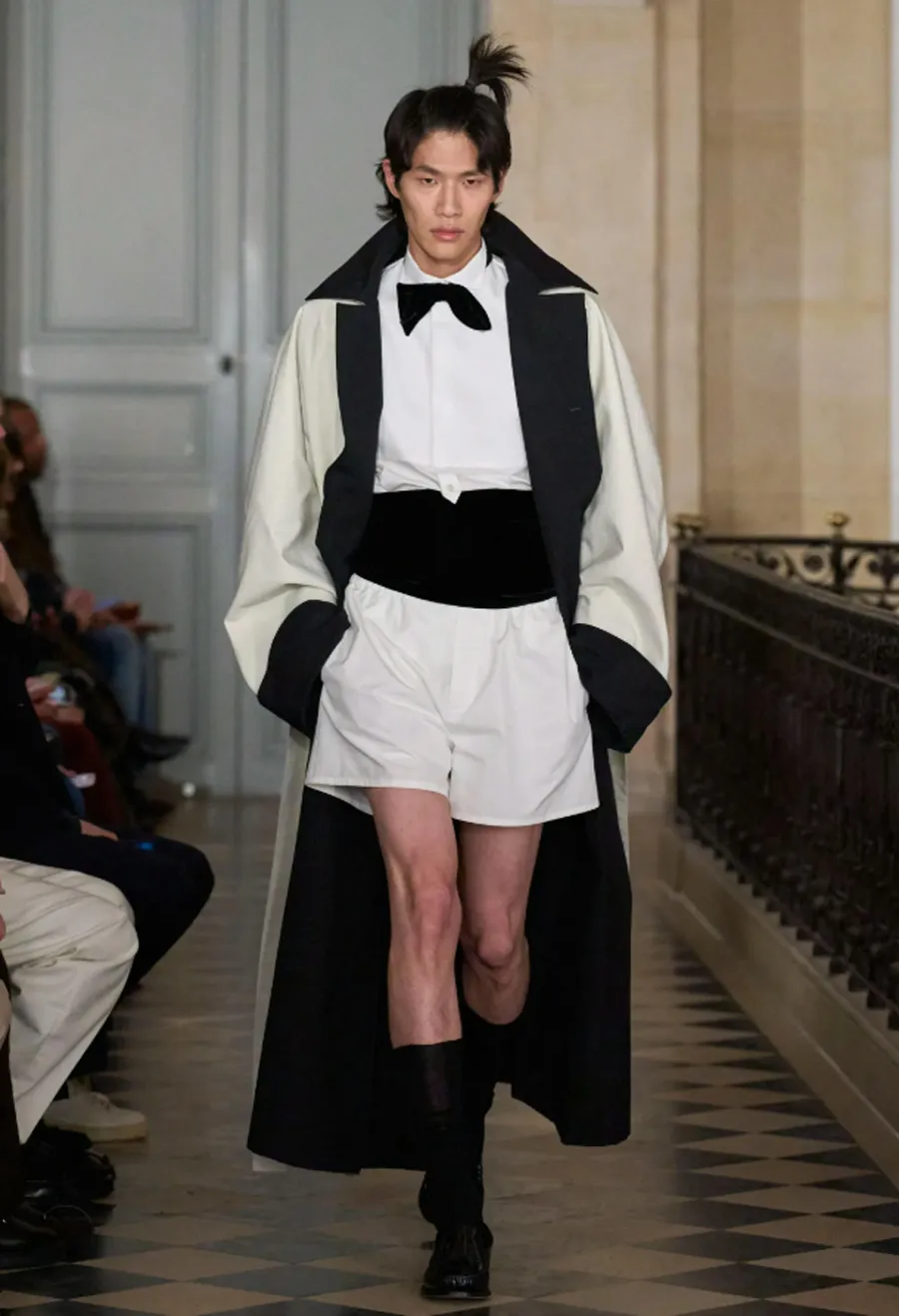 Jacquemus RTW 2026 và cuộc đối thoại đầy màu sắc với thập niên 1980 - 11