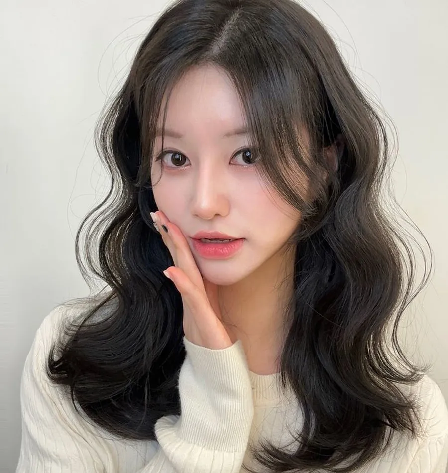 Tóc uốn ngang vai