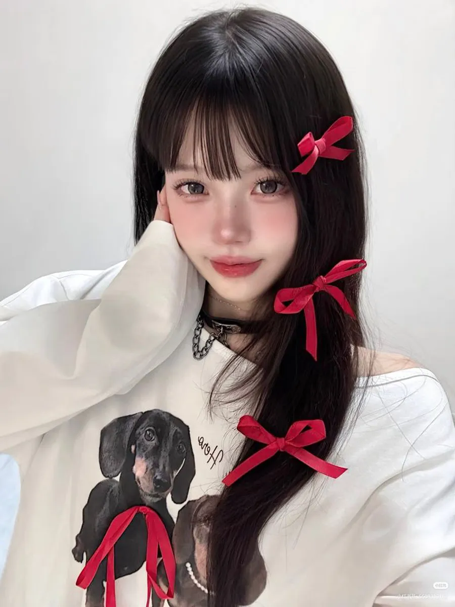 Kiểu tóc đi chơi Tết kết hợp với nơ và ruy băng