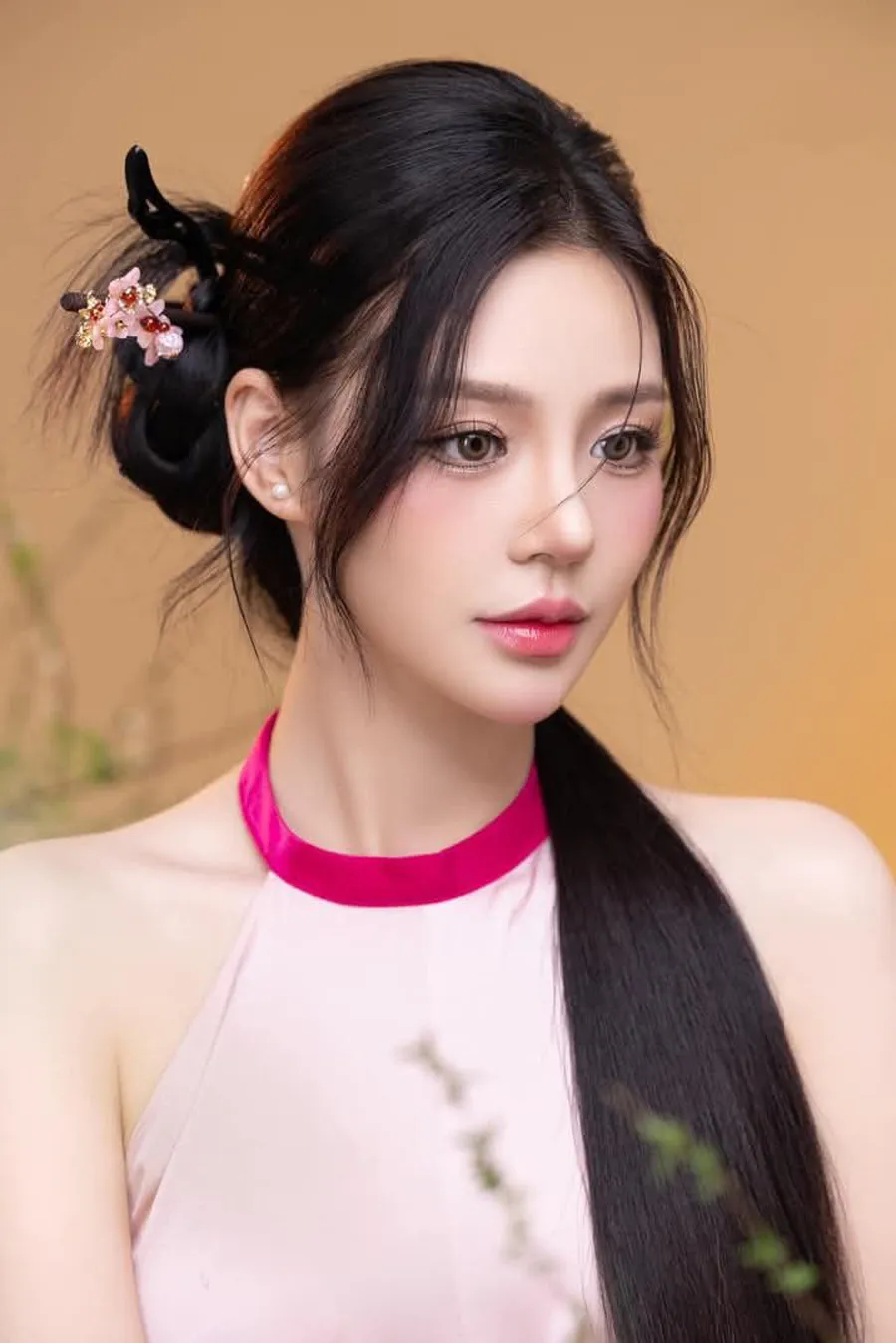 Tóc búi kết hợp với trâm cài