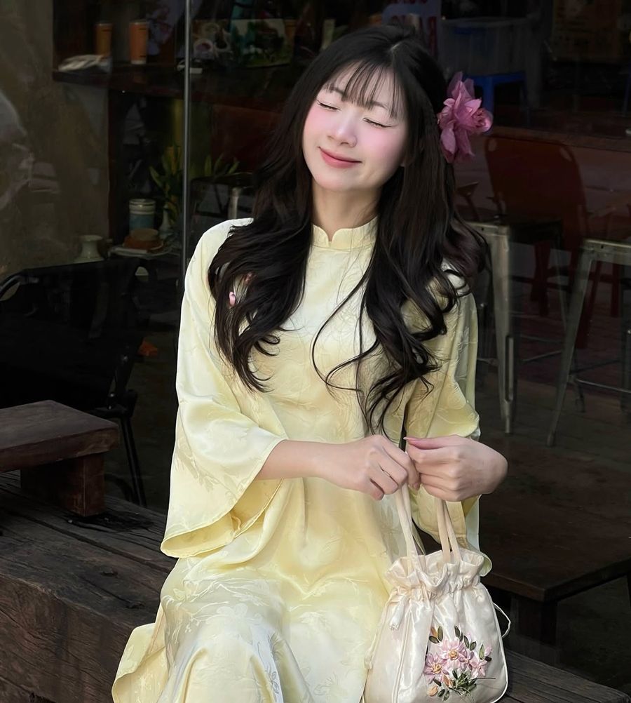 Tóc buông xõa mái thưa