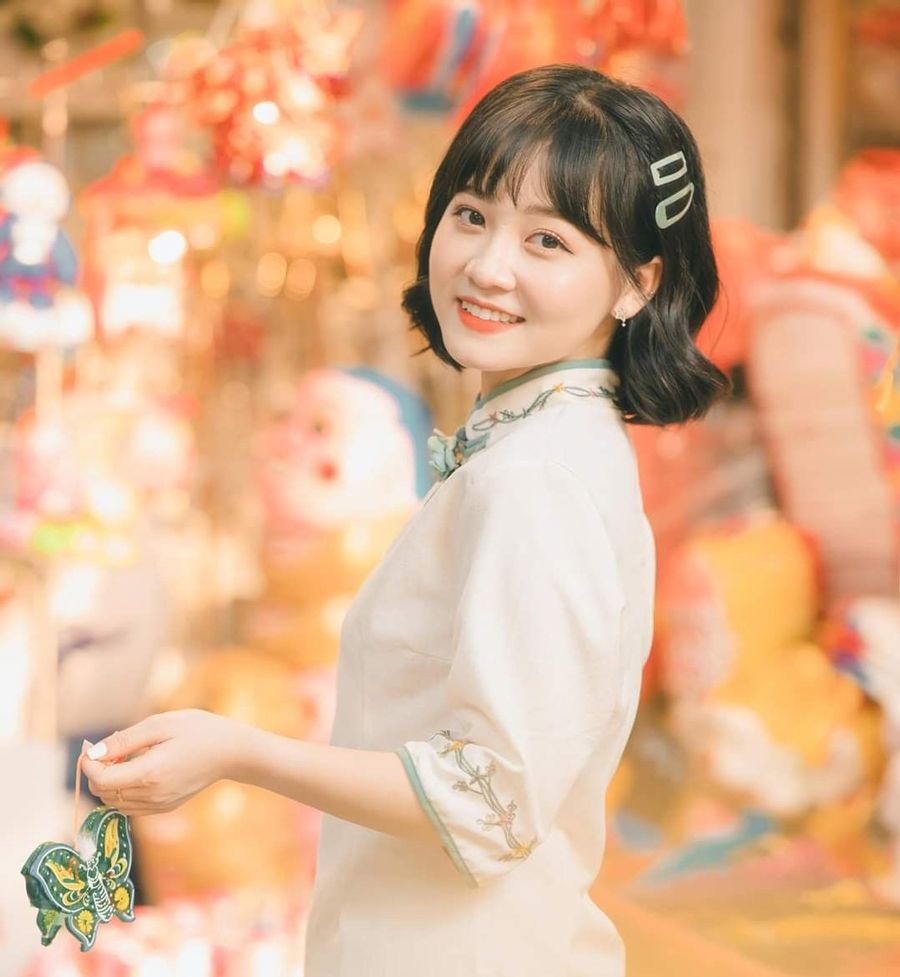 Tóc ngắn uốn xoăn