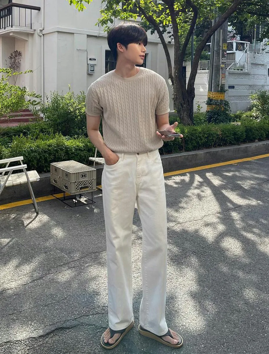 Áo thun + Quần jean slim/straight