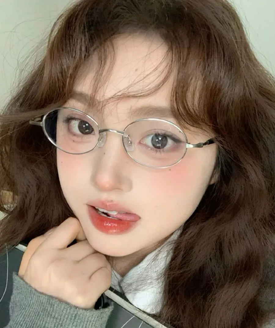 Nguyên tắc chọn kính cho khuôn mặt tròn vuông