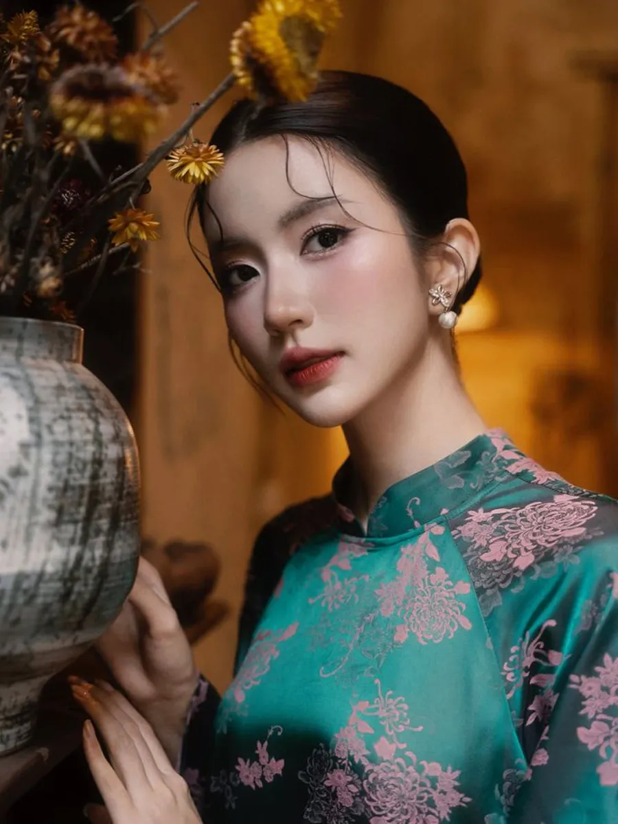 Công thức kết hợp màu son và áo dài hoàn hảo cho dịp năm mới - 6