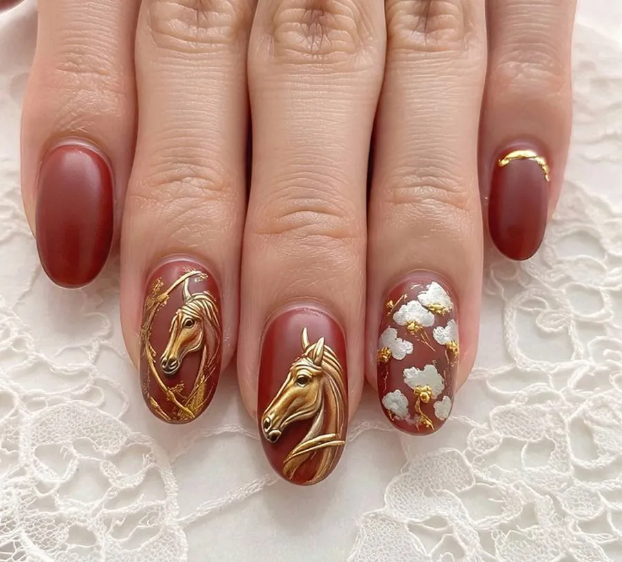 Mẫu nail chân Tết họa tiết con ngựa 2026