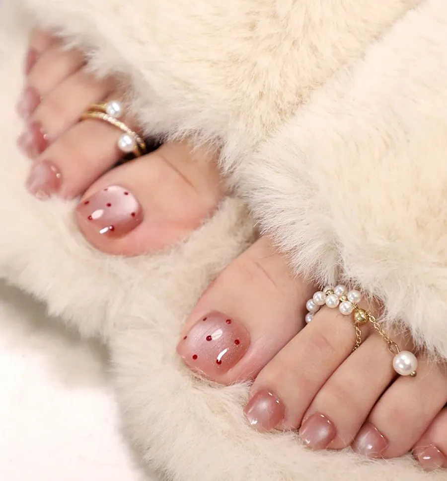 Lưu ý khi chọn mẫu nail móng chân Tết 2026