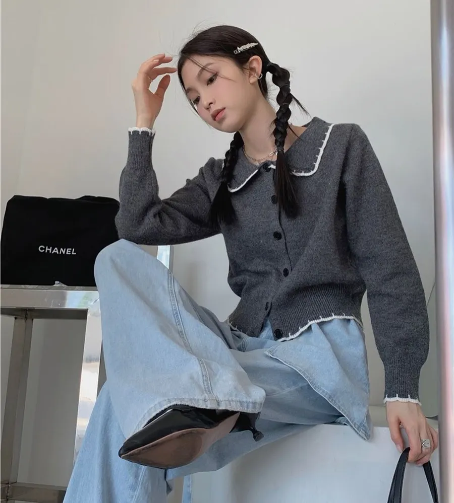 Áo xám lông chuột phối quần màu gì?