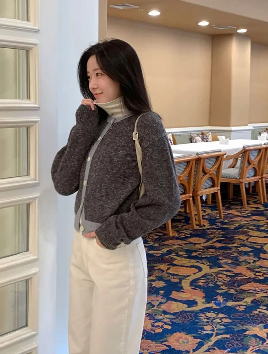 Áo xám lông chuột phối quần màu gì?