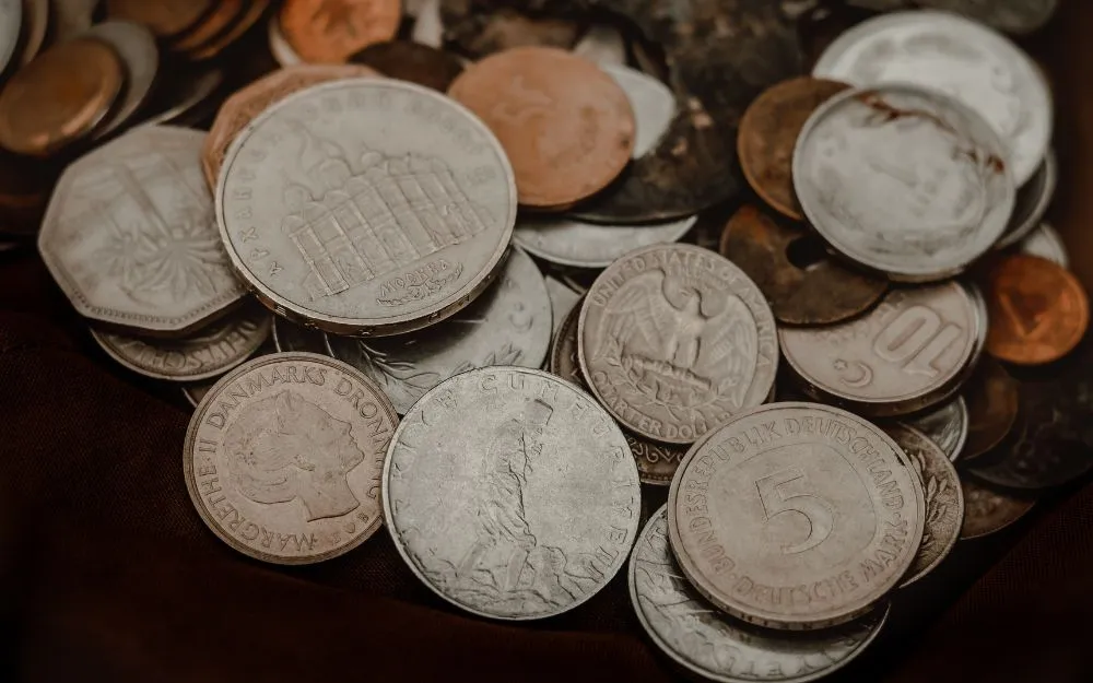 Mệnh Thủy Bỏ Gì Vào Ví? Top 5 Phụ Kiện Thu Hút Tài Lộc, May Mắn - 4