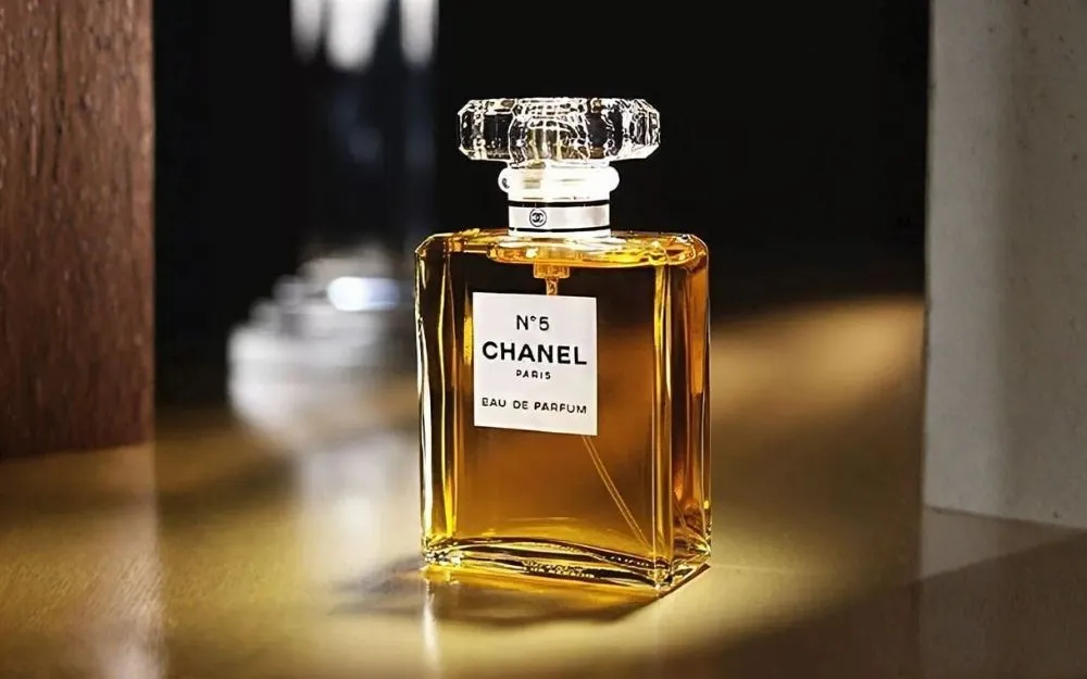 Nước Hoa Chanel Nữ Mùi Nào Thơm? Top 10 Mùi Quyến Rũ, Thơm Lâu  - 2
