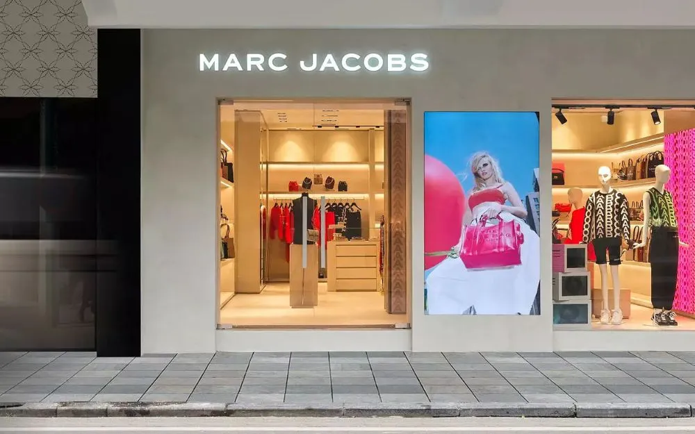 Tổng Quan Về Thương Hiệu Marc Jacobs: Lịch Sử & Đặc Điểm Nổi Bật - 1