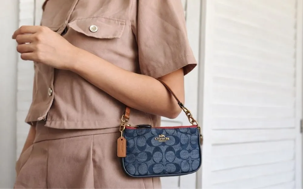 Gợi Ý Top 10 Mẫu Túi Xách Đi Chơi Tết Cho Nữ Thời Thượng, Sang Trọng - 21