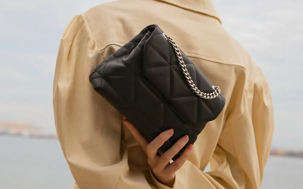 Top 16 Hãng Túi Xách Hàng Hiệu Bình Dân Bền Đẹp, Sang Trọng - 29