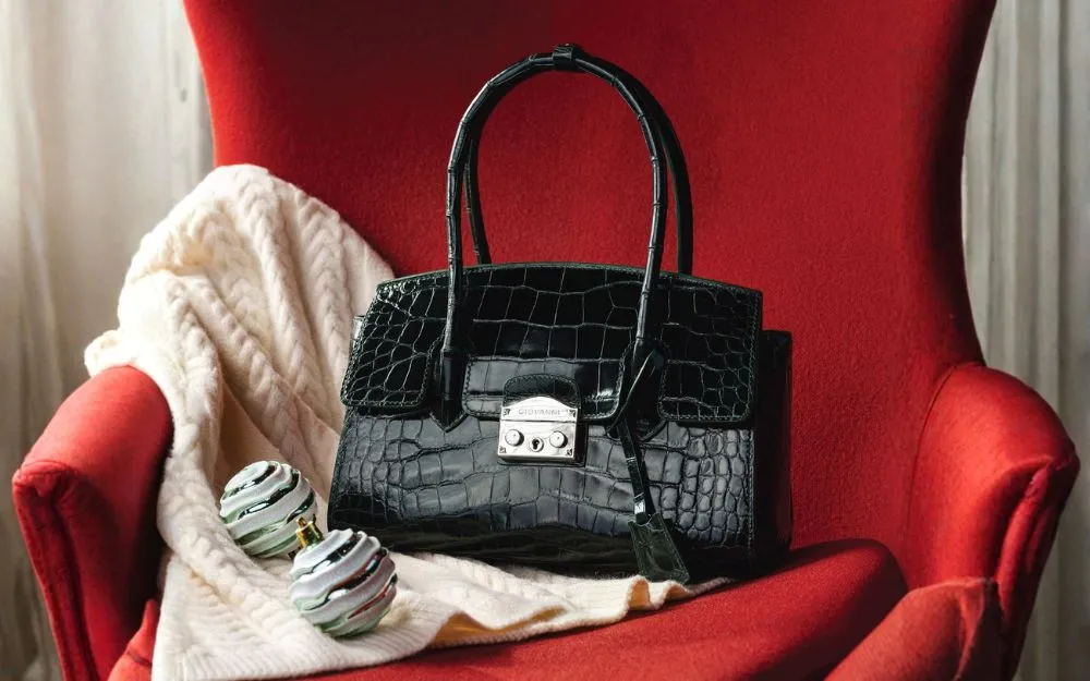 Top 16 Hãng Túi Xách Hàng Hiệu Bình Dân Bền Đẹp, Sang Trọng - 41