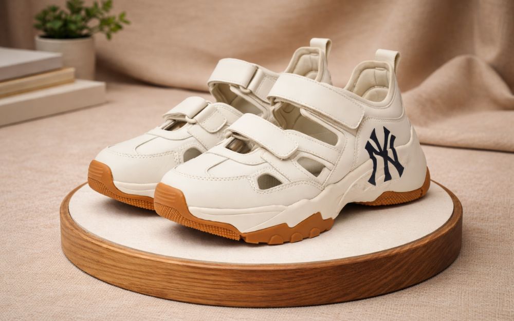 Tổng Hợp 10 Mẫu Giày Nhẹ Cho Tết, Cực Kỳ Hợp Đi Du Xuân - 2