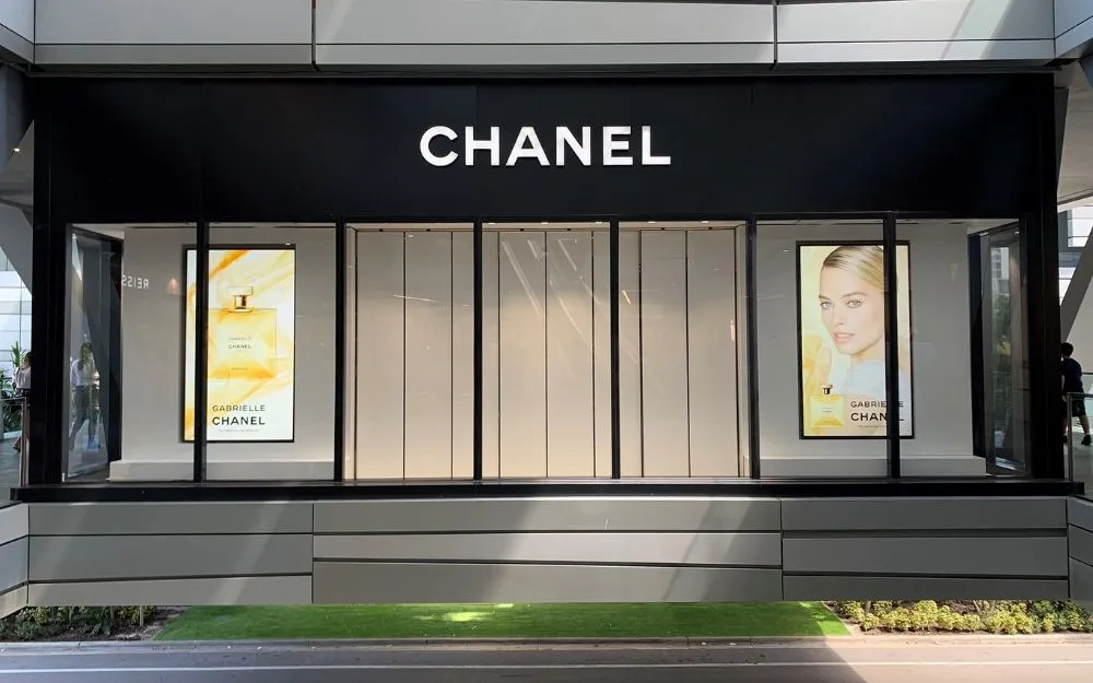 Review 10 Khuyên Tai Chanel Bán Chạy, Được Săn Đón Hiện Nay - 1