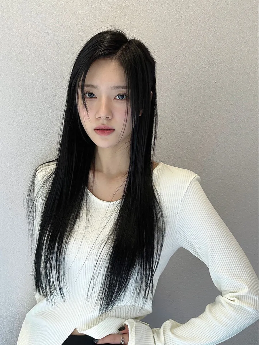 Tóc mái rẽ ngôi lệch