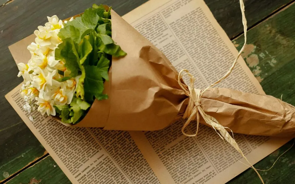 Lần Đầu Tiên Gặp Bạn Gái Nên Tặng Quà Gì? 10+ Gợi Ý Tinh Tế - 1